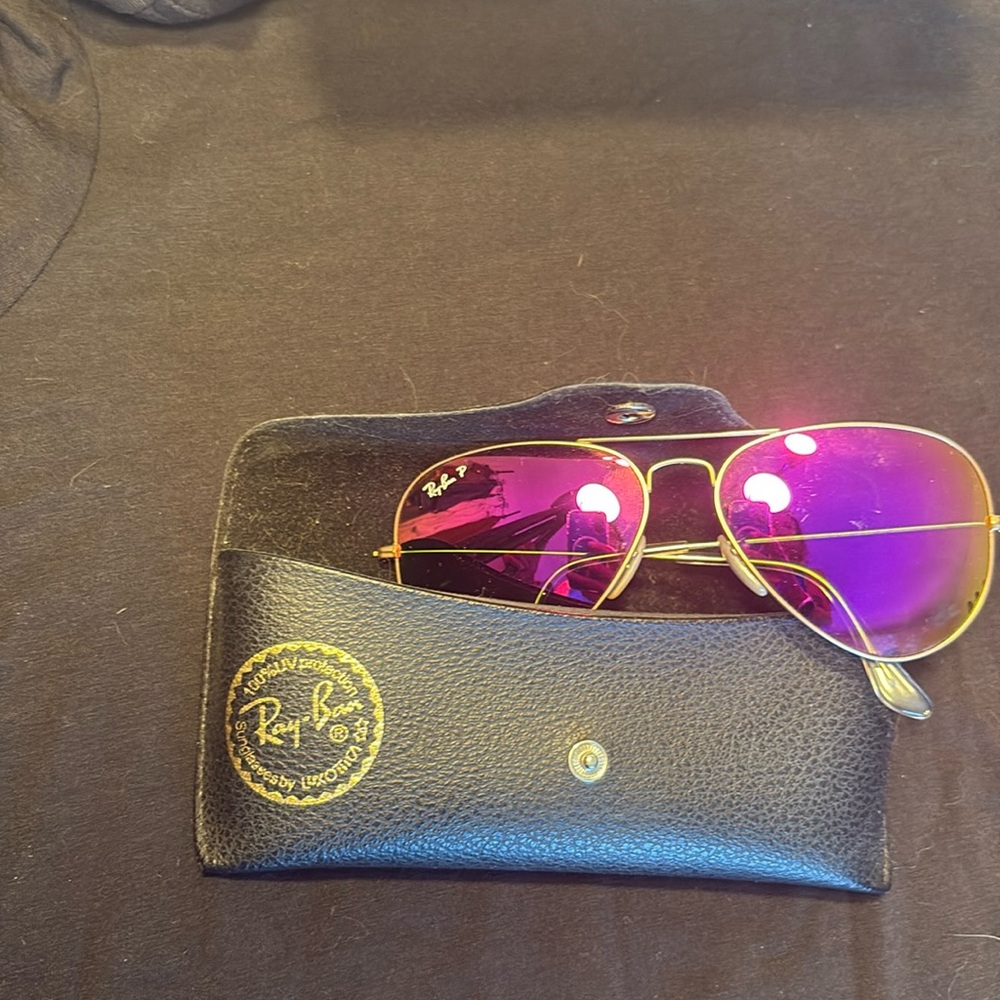 Women’s Ray Ban Sunglasses with case